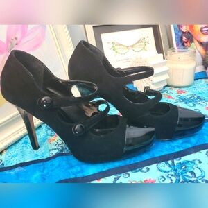 White House, Black Market black Suede/Paten Pumps. Size 7